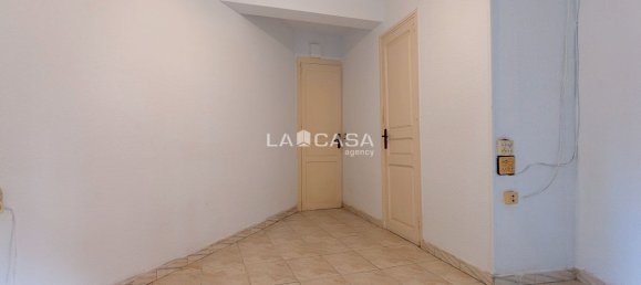 Apartamento de 3 dormitorios en Eixample, Spain No. 174380 11