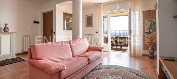 Квартира с 1 спальней в Кьявари, Италия № 109137 2