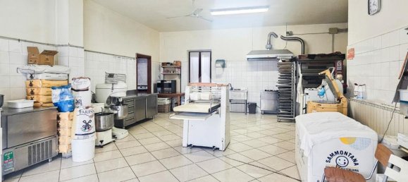 Коммерческая недвижимость с 4 комнатами в Геди, Италия № 169386 26