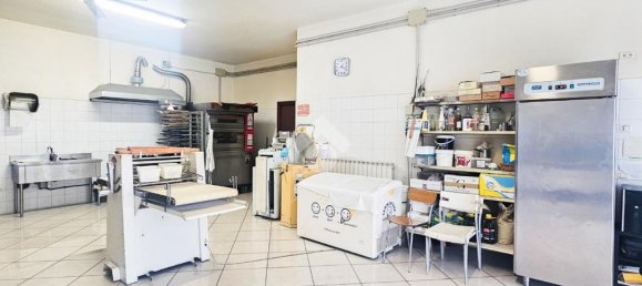 Коммерческая недвижимость с 4 комнатами в Геди, Италия № 169386 27