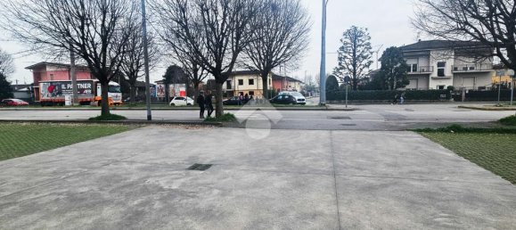 Коммерческая недвижимость с 4 комнатами в Геди, Италия № 169386 39