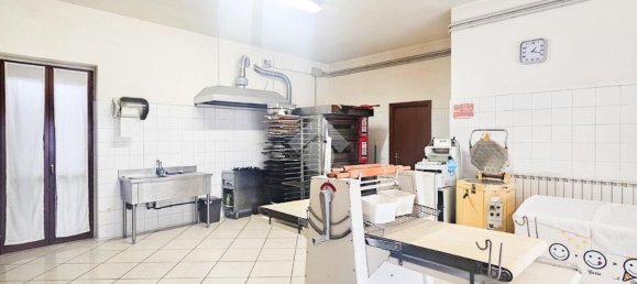 Коммерческая недвижимость с 4 комнатами в Геди, Италия № 169386 22