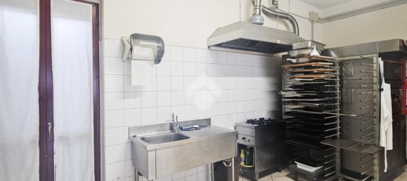 Коммерческая недвижимость с 4 комнатами в Геди, Италия № 169386 28