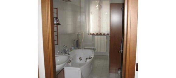 2 bedrooms Apartment in Monterenzio, Italy No. 253431 5