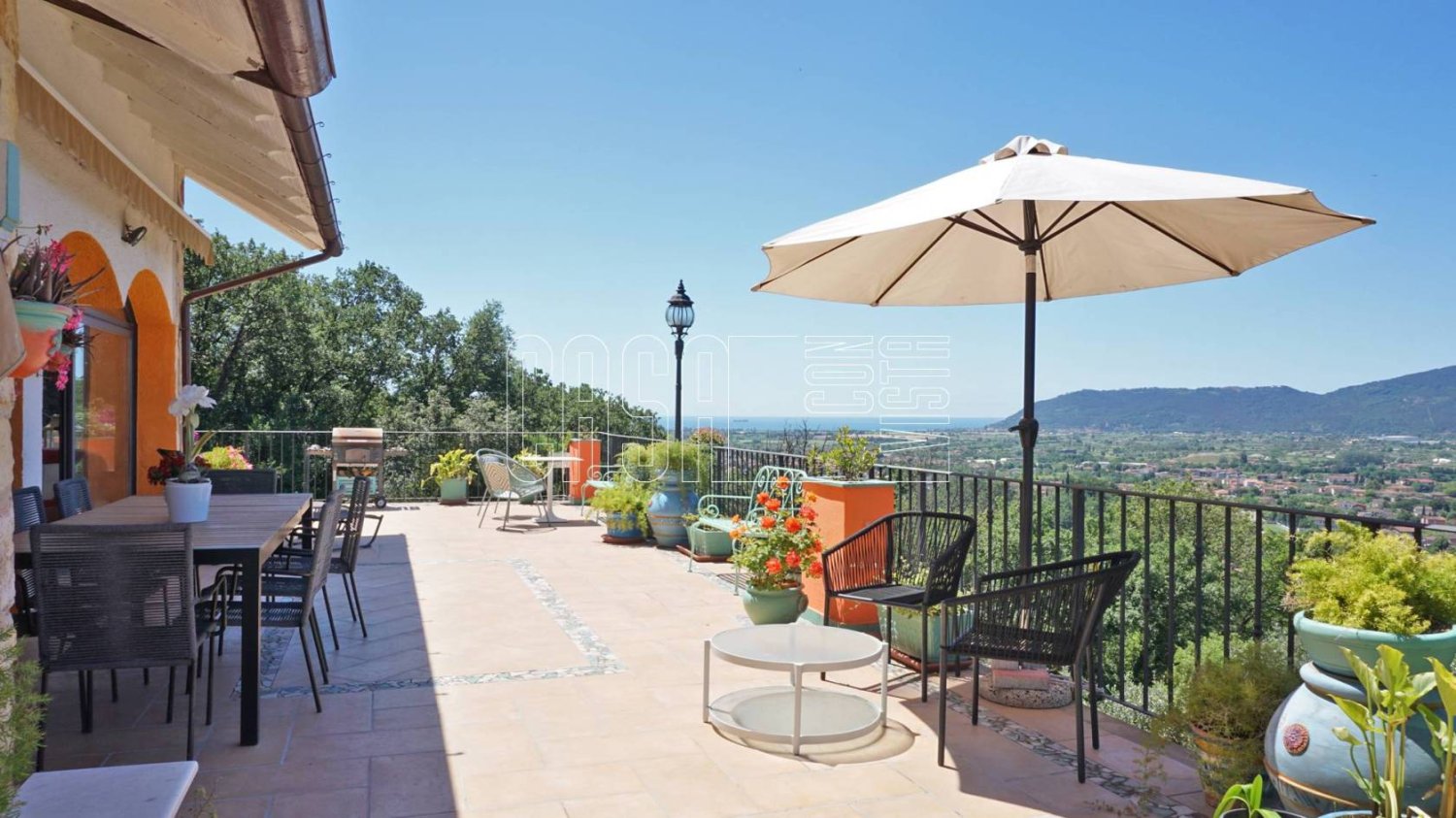 5 bedrooms Villa in Castelnuovo Magra, Italy No. 268258