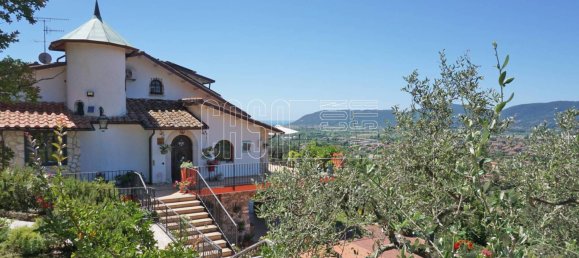 5 bedrooms Villa in Castelnuovo Magra, Italy No. 268258 11