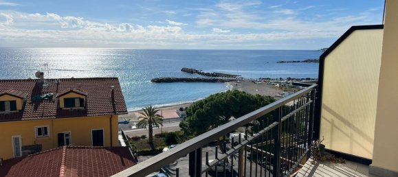 3-salle Appartement à Ospedaletti, Italy No. 118023 6