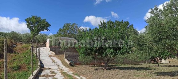 Дом с 2 комнатами в Мессина, Италия № 285985 16