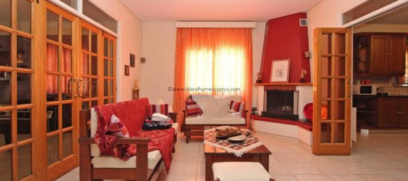 Casa de 5 dormitorios en Paralimni, Cyprus No. 23839 8