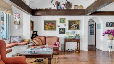 5 bedrooms House in Estepona, Spain No. 210700