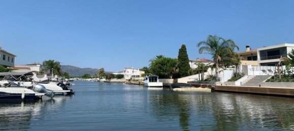 Casa de 2 dormitorios en Empuriabrava, Spain No. 146247 3