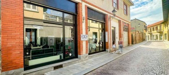 5 rooms Building in Chieri, Italy No. 375601 2