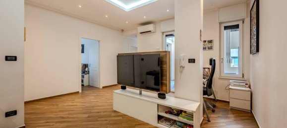 2 Schlafzimmer Wohnung in Genoa, Italy, Nr. 313389 14