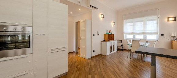 2 Schlafzimmer Wohnung in Genoa, Italy, Nr. 313389 11