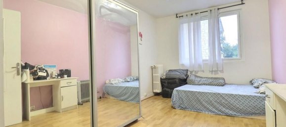 2 bedrooms Apartment in Epinay-sur-Seine, France No. 163812 3