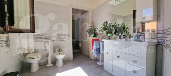 4 bedrooms House in Sestu, Italy No. 335928 13