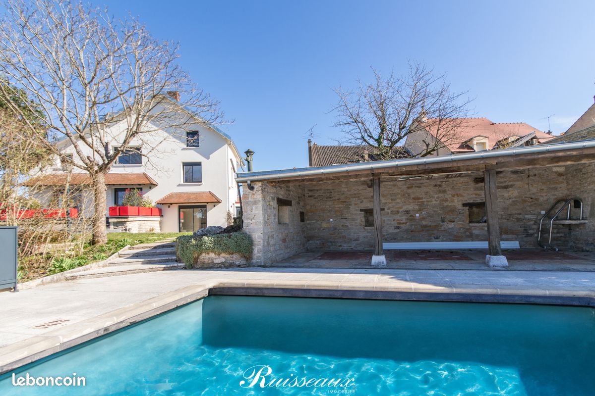 Casa de 5 dormitorios en Talant, France No. 43613