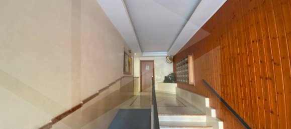 5 rooms Apartment in Bari, Italy No. 34364 7