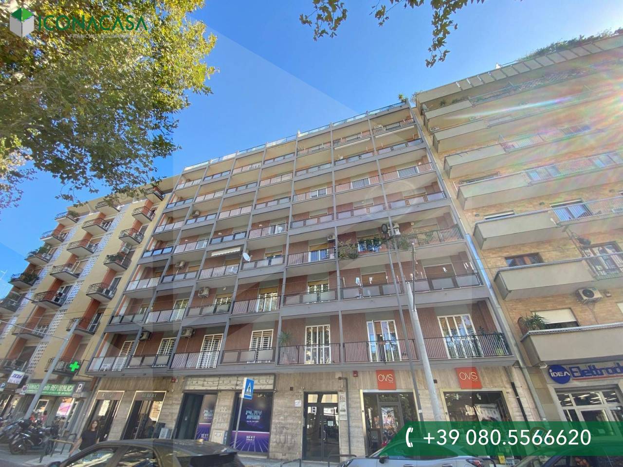 5 rooms Apartment in Bari, Italy No. 34364