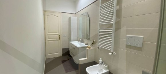 5 rooms Apartment in Bari, Italy No. 34364 40