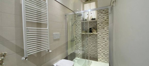 5 rooms Apartment in Bari, Italy No. 34364 41