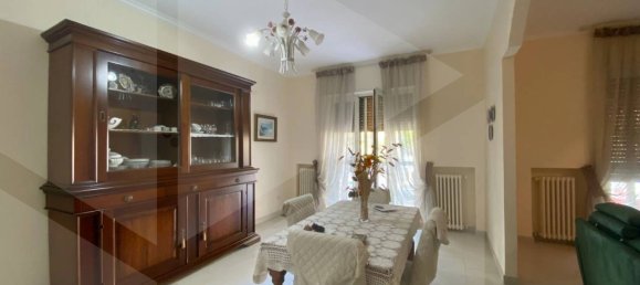 5 rooms Apartment in Bari, Italy No. 34364 14