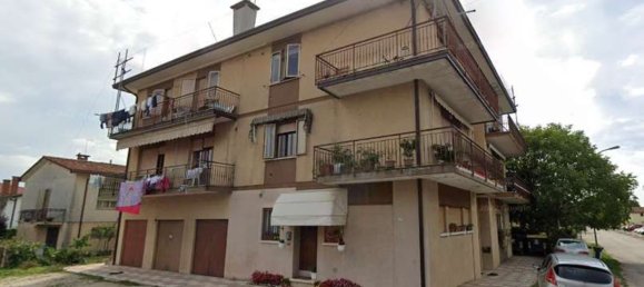 5 rooms Apartment in Meolo, Italy No. 306693 3