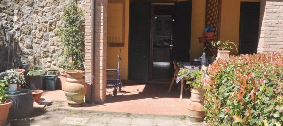 Квартира с 3 комнатами в Санта Луче, Италия № 152024 3