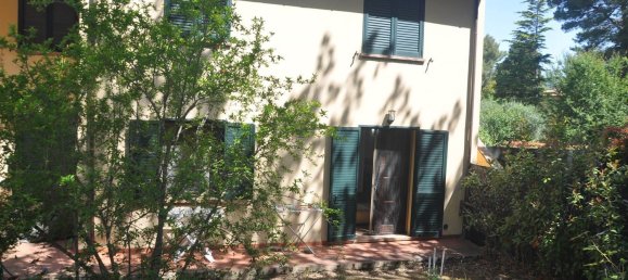 Квартира с 3 комнатами в Санта Луче, Италия № 152024 9