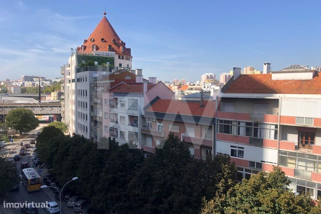 5 bedrooms Apartment in Lisbon, Portugal No. 69400