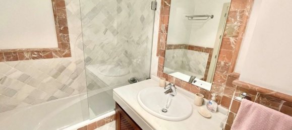 Apartamento de 2 dormitorios en Marbella, Spain No. 146496 23