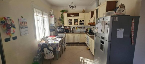 Дом с 4 комнатами в Вентимилья, Италия № 22414 5