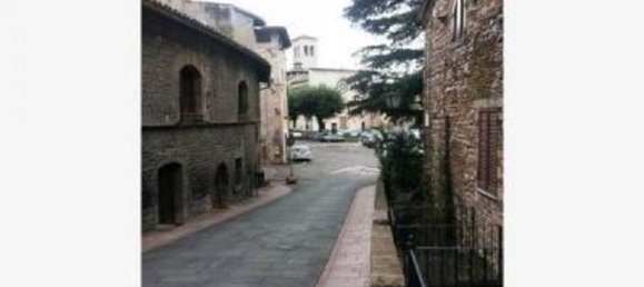 38m² Commercial property in Assisi, Italy No. 150445 2