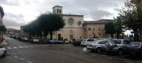 38m² Commercial property in Assisi, Italy No. 150445 3