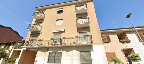 3غرفة شقة في Sesto San Giovanni, Italy رقم 8341 2