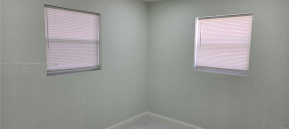 3 bedrooms Villa for sale in Miami, Miami-Dade, Florida, USA № 614266 15