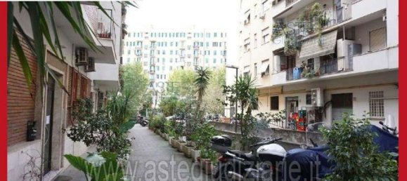 5 bedrooms Apartment in Rome, Italy No. 334107 13