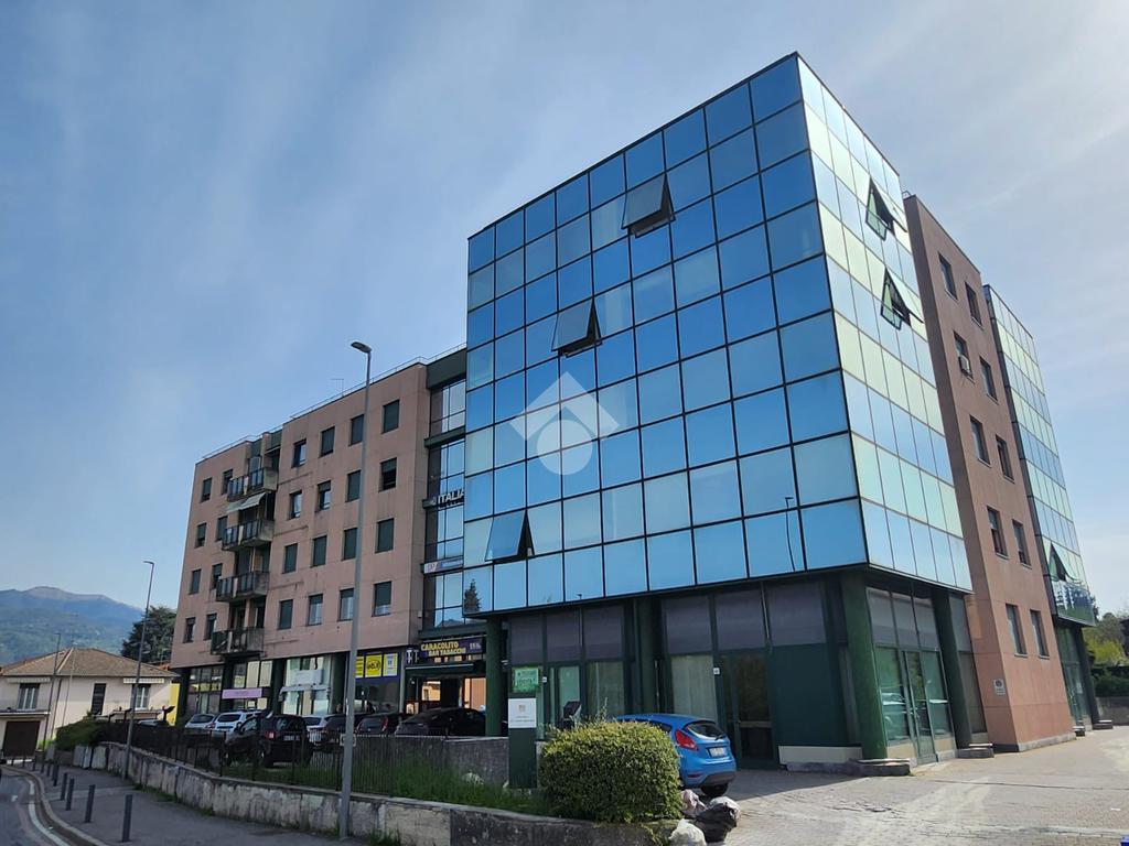 Коммерческая недвижимость с 2 комнатами в Комо, Италия № 162154