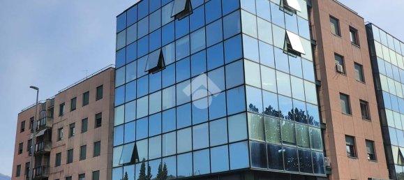 Коммерческая недвижимость с 2 комнатами в Комо, Италия № 162154 2