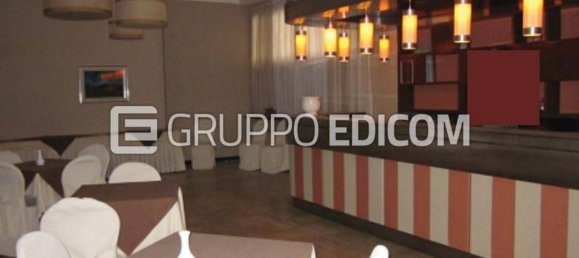 300m² Commercial property in Godiasco Salice Terme, Italy No. 329099 2