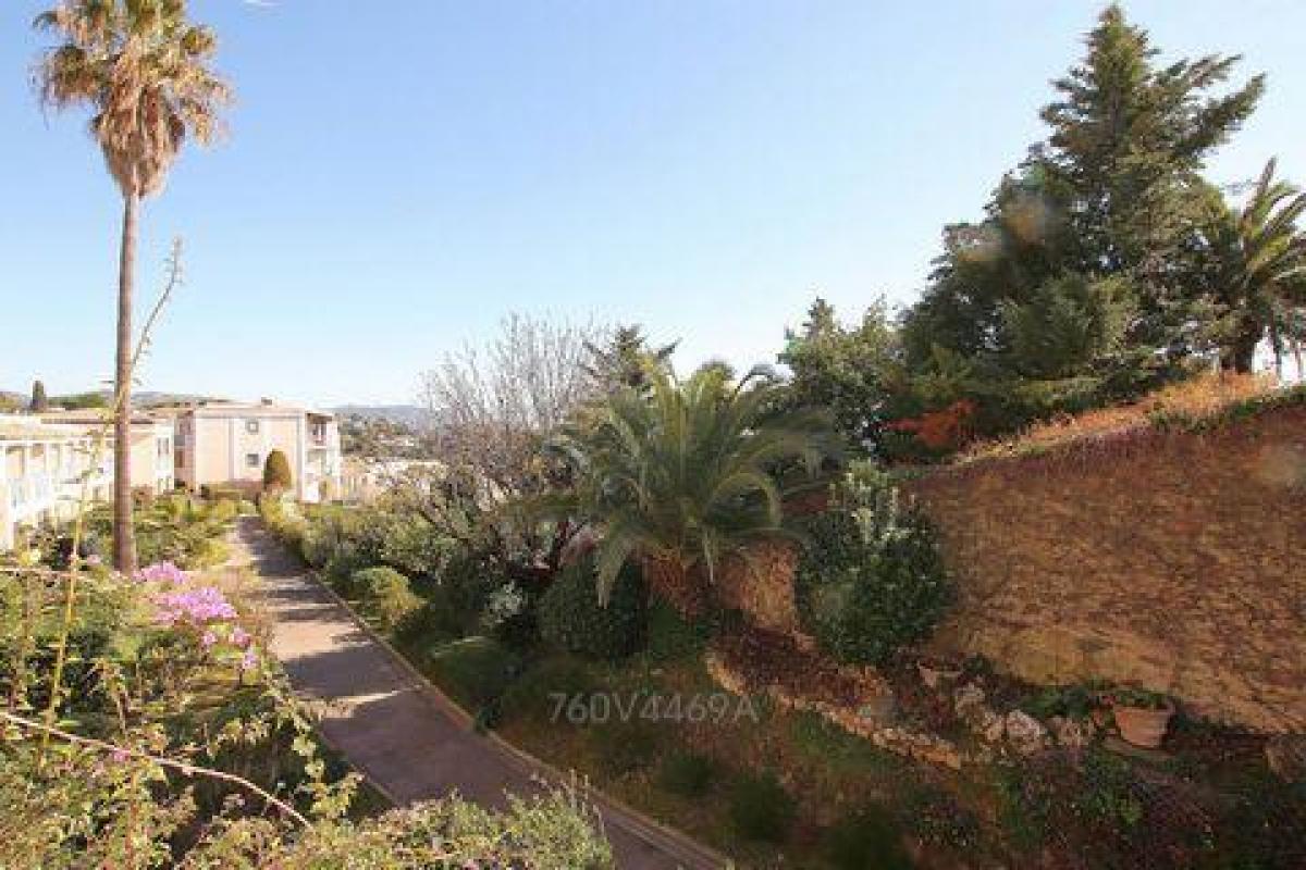 2 bedrooms Condo in Cannes, France No. 13796