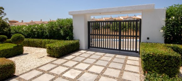 4 bedrooms Villa in La Duquesa, Spain No. 63291 12