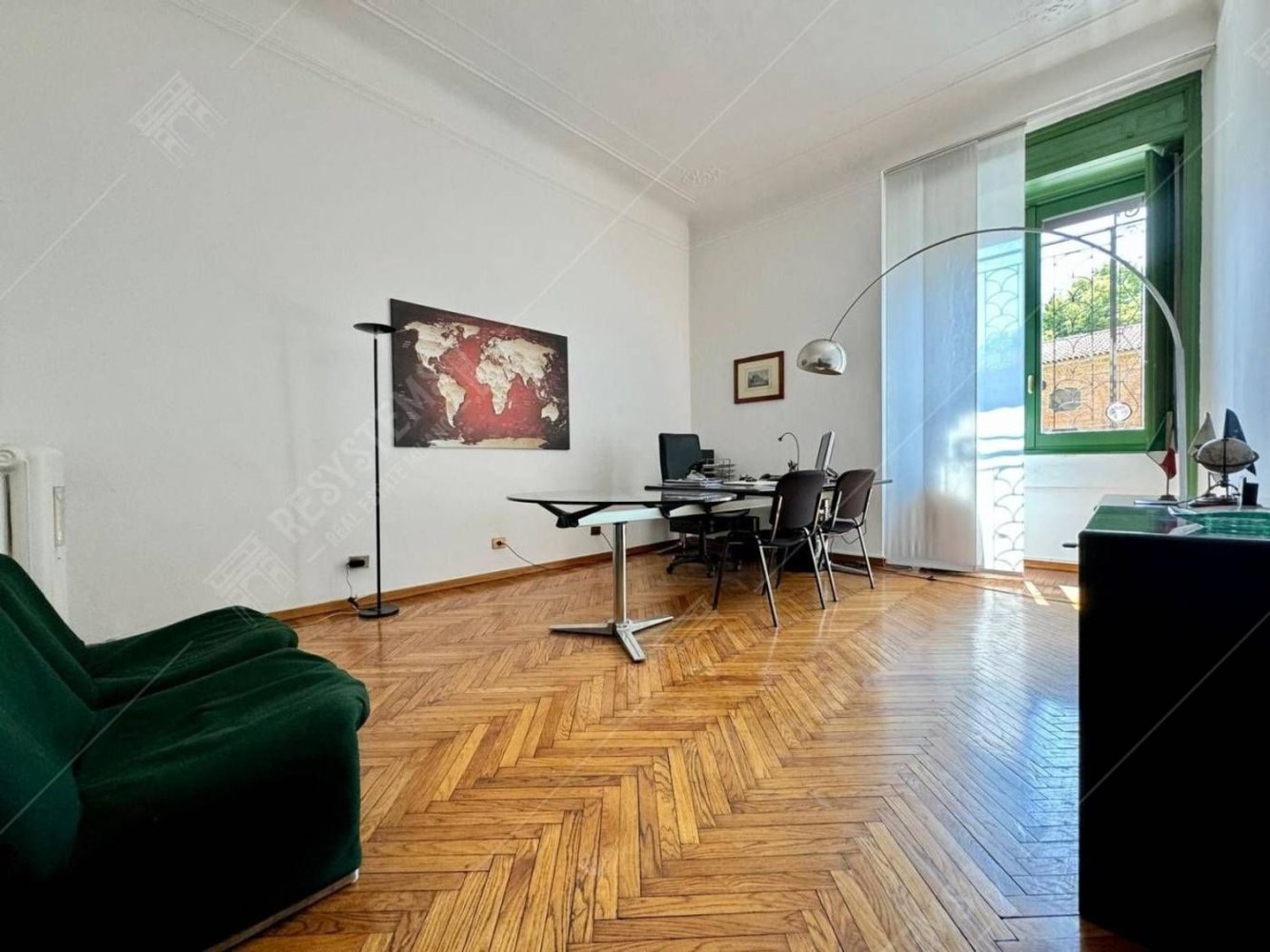 Büro in Milan, Italy 126m², Nr. 267532