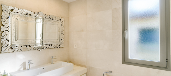 5 bedrooms Villa in Marbella, Spain No. 62671 22