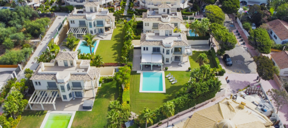 5 bedrooms Villa in Marbella, Spain No. 62671 31