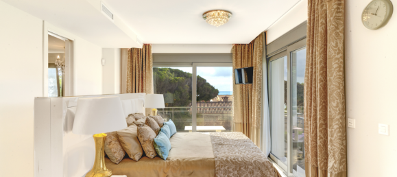 5 bedrooms Villa in Marbella, Spain No. 62671 21