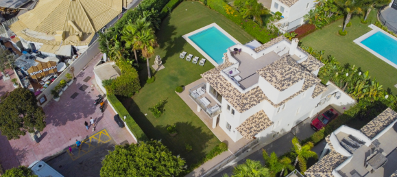 5 bedrooms Villa in Marbella, Spain No. 62671 30