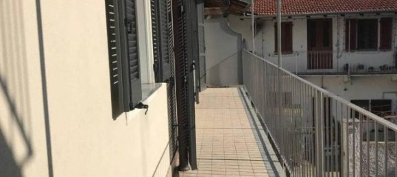 Квартира с 3 комнатами в Казорате Семпьоне, Италия № 176471 16