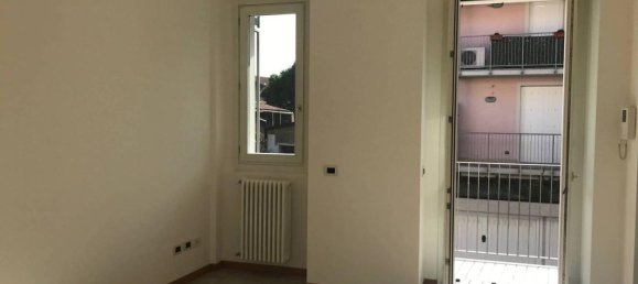 Квартира с 3 комнатами в Казорате Семпьоне, Италия № 176471 5