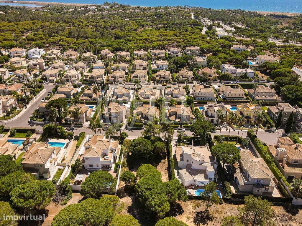 805m² Land in Almancil, Portugal No. 68700